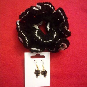Handmade Anime Kawaii Cute Cosplay Goth Halloween Themed Crochet Scrunchie!